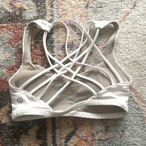 Lululemon white sports bra